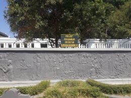 Relief Perjuangan Sri Sultan Hamengkubuwono IX di Keraton Yogyakarta. Sumber gambar: dok. pribadi