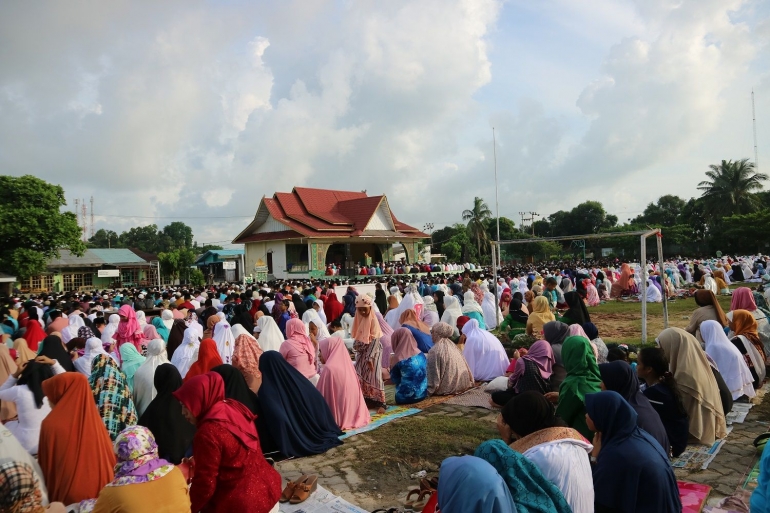 Salat Idulfitri di Lapangan Indera Sakti. | Dokumentasi Pribadi