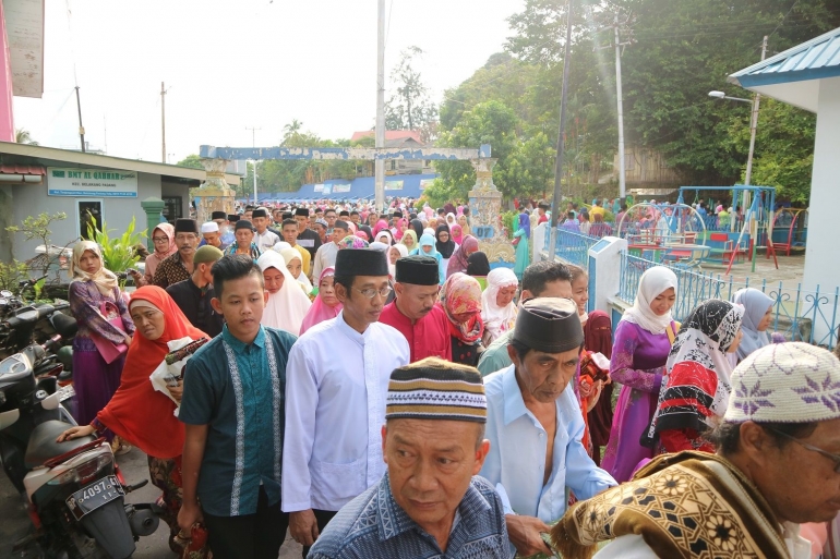 Saling berkunjung. | Dokumentasi Pribadi