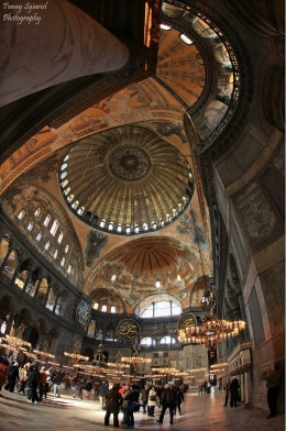 Interior Hagia Sophia. Sumber: IG@tonnysyiariel