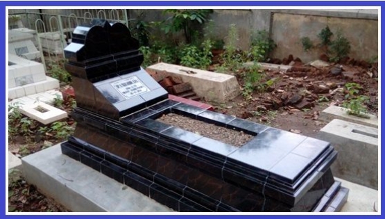 Makam Pak Lik Sukarmin di Solo (Sumber: dokumen pribadi)