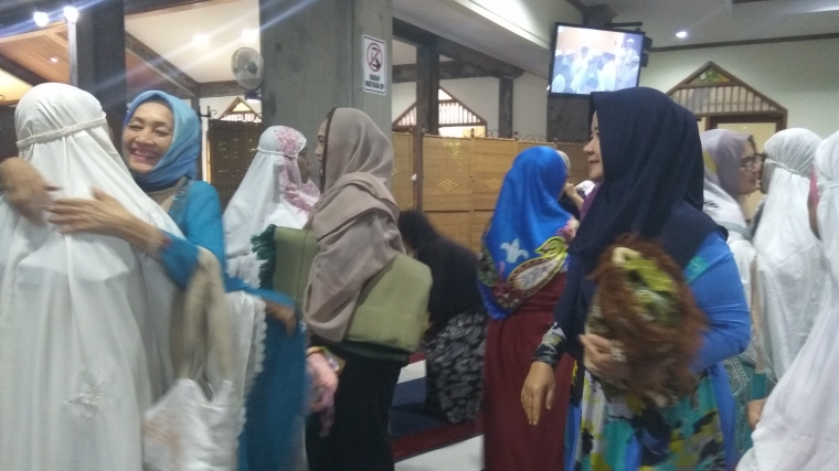 Saling bermaafan biasanya dilakukan setelah salat idul fitri (dok.windhu)