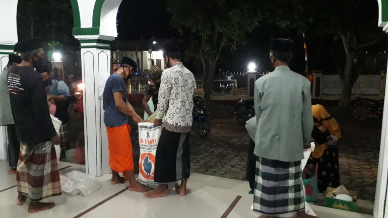 Proses pengumpulan zakat fitrah ditengah pandemi dokpri