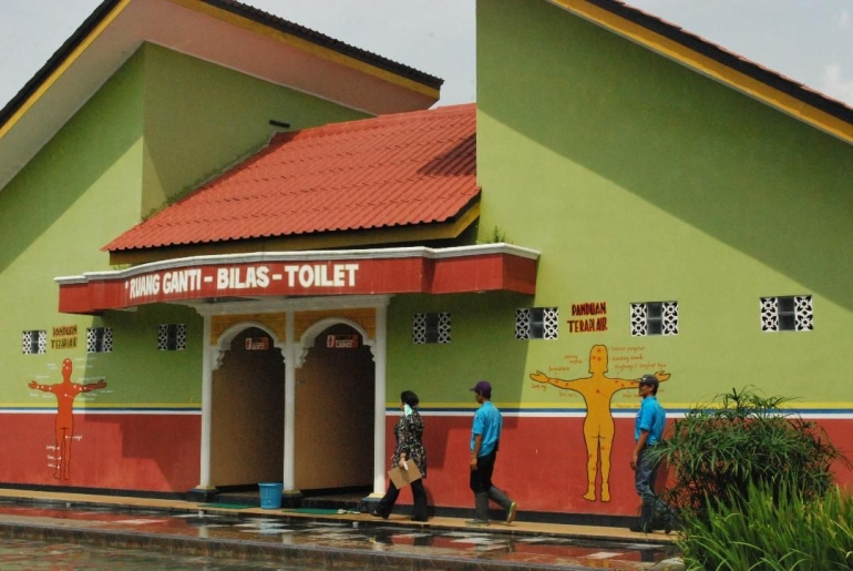 Bangunan toilet yang menyenangkan bisa menjadi daya tarik pengunjung. (foto: dok. pribadi)