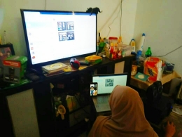 Silahturahmi idul fitri 1441 Hijriah dilakukan melalui video call. Lebaran dari rumah saja karena mudik tahun ini dilarang untuk kebaikan bersama di masa pandemi(Windhu)