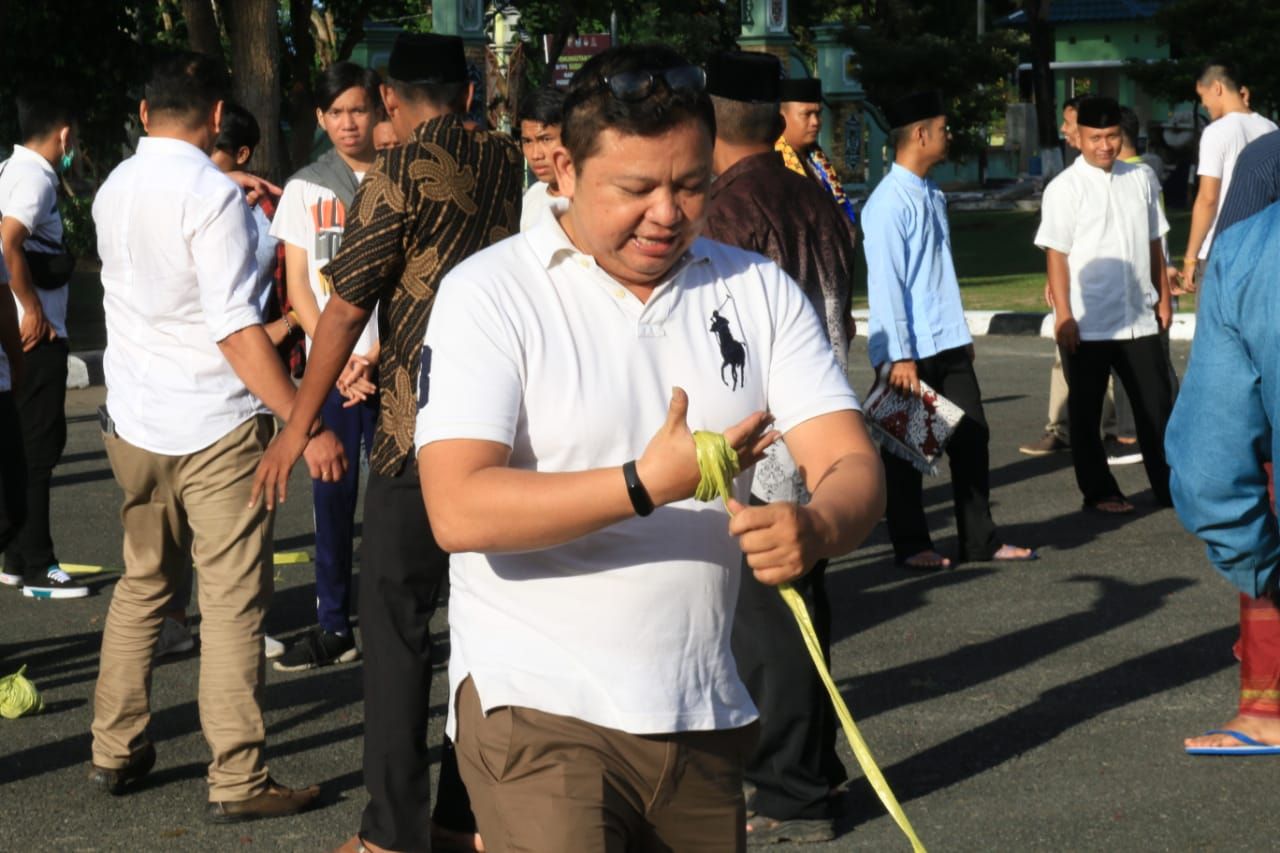 Kenangan tahun lalu saat remaja gereja membantu pelaksanaan sholat eid | Dokpri