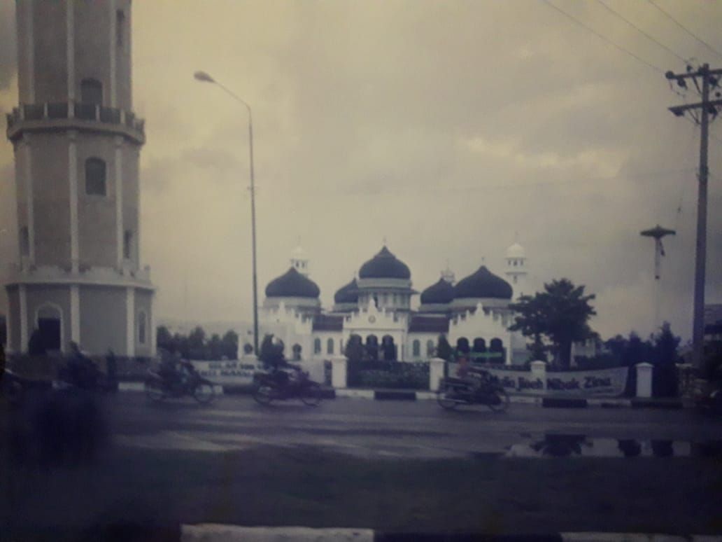 Masjid Baiturrahman Banda Aceh kondisinya tahun 2001 (dokpri) 