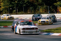 roadandtrack.com | BMW E30 M3 beraksi di ETCC Group A 1992