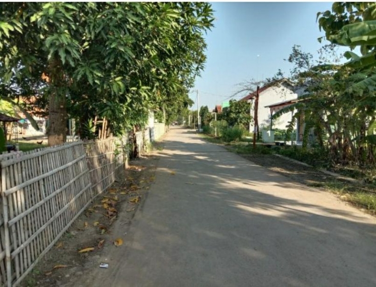 Kondisi jalanan desa Sengon yang sepi | Dok. Ali Sodikin