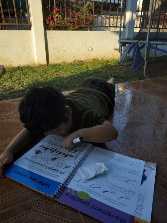 Anak homeschool, belajar di luar ruangan juga bisa (sumber: dokpri)