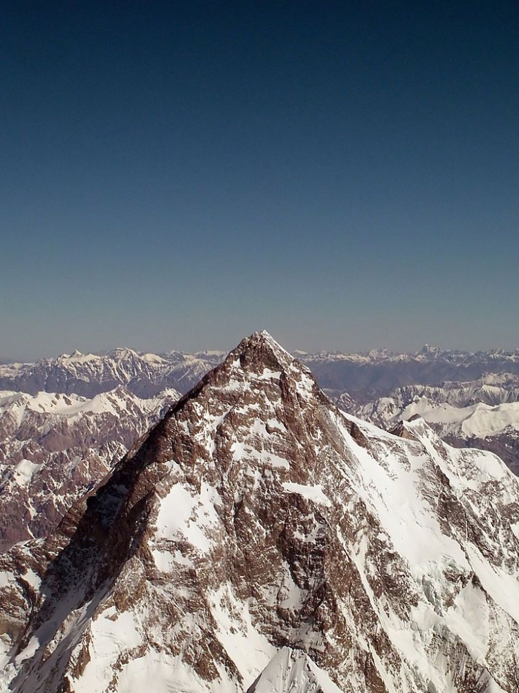 Puncak Gunung K2. Sumber gambar: Iain99-flickr.com/wikimedia.org