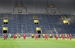 Suasana stadion laga Munchen kontra Dortmund / sumber foto dilansir dari Dailymail.co.uk