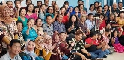 ket.foto: bersama keluarga besar kami di Padang/tjiptadinata effendi
