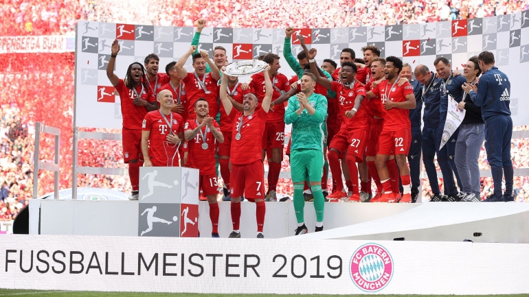 Perayaan gelar Bundesliga Bayern Munich musim lalu. | foto: fcbayern.com