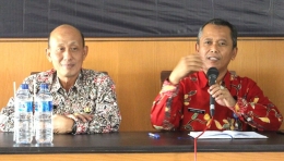 Bapak Suyono bersama mantan Kepala Cabang Dinas Pendidikan Wilayah Kab/Kota Mojokerto (Bpk. Mariyono, S.Sos.)--dokpri