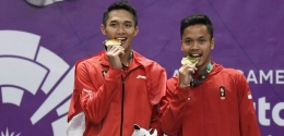 Dua tunggal putra Indonesia, Jonathan Christie dan Anthony Ginting diharapkan bisa menapaki jejak sukses Taufik Hidayat dengan meraih medali emas di Olimpiade 2020 mendatang (Foto: INASGOC via badmintonindonesia.org)