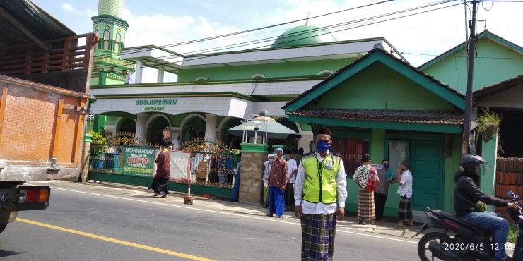 Ket.poto: suasana selesai sholat jumat | dokpri