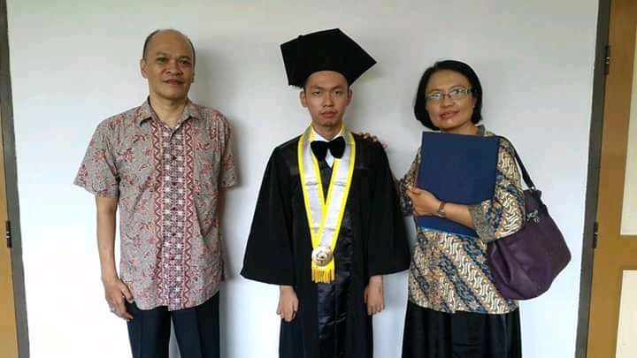 Momen Wisuda, Tahun 2015 (Dokpri)