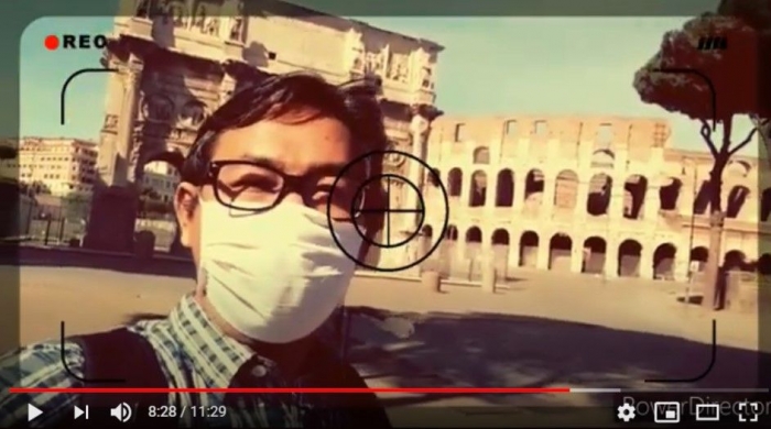 Mas Iswadi saat berada di depan Colosseum, Italia| Dokumentasi Ketapels/Mas Iswadi
