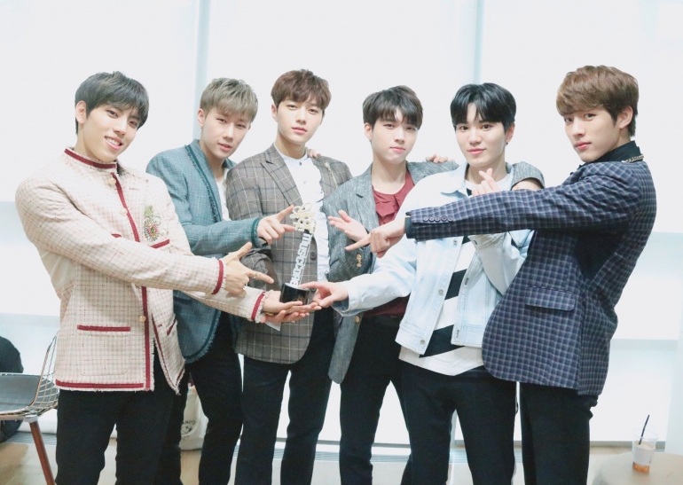 Kemenangan INFINITE di acara Music Core MBC (Twitter/@Official_IFNT)