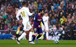 Lionel Messi beraksi di el Classico . sumber foto : www.fcbarcelona.com