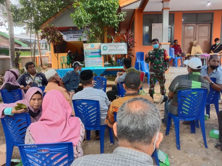 Rapat koordinasi edukasi covid-19 dan protokol kesehatan di kantor kelurahan bira, jumat (12/06)--dokpri
