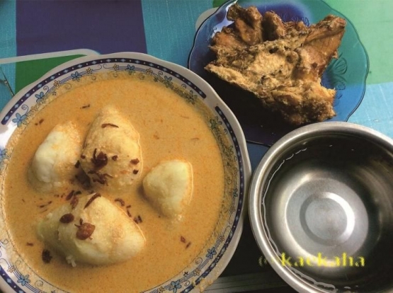 Katupat Kandangan Kuliner khas Banjar Berbahan Ikan Haruan/Ikan Gabus | @kaekaha