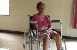 Donasi kursi roda dari Relintas Taiwan untuk bu Sutari (foto: dok pri)