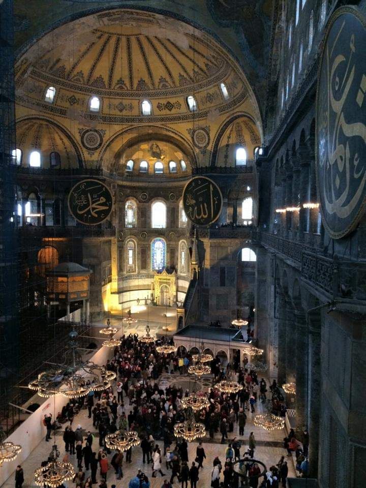 Bagian dalam Blue Mosque (Dokumentasi Pribadi)