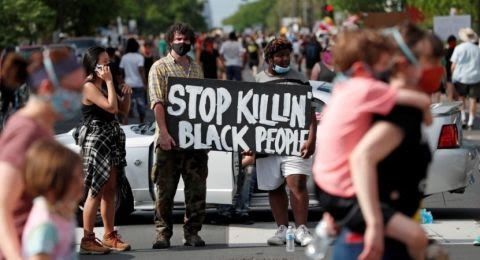 Demonstrasi di Minneapolis, Amerika Serikat memprotes kematian George Floyd | Antifa