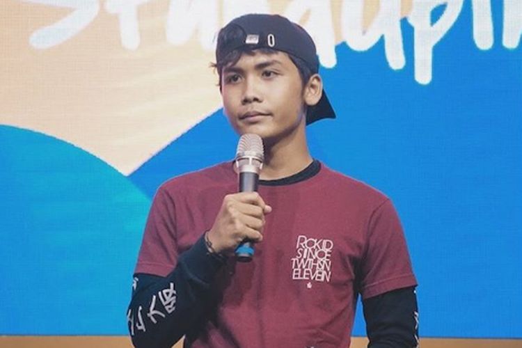 Komika Bintang Emon ketika tampil di Local Stand-up Day 2019. (sumber: Instagram Bintang Emon)