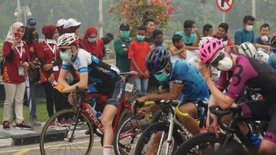 demi mencegah penyebaran covid-19, selama bersepeda, lebih baik menggunakan masker/ sumber: detik.com