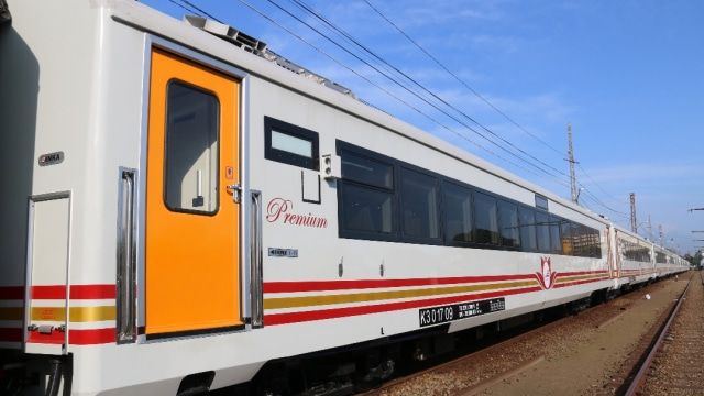 Tampilan eksterior kereta Eko-Premium (foto:kumparan.com)