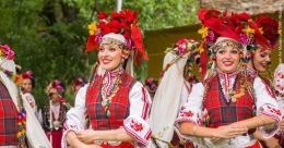 Wanita-wanita Bulgaria (Sumber: Creative Tourism Network)