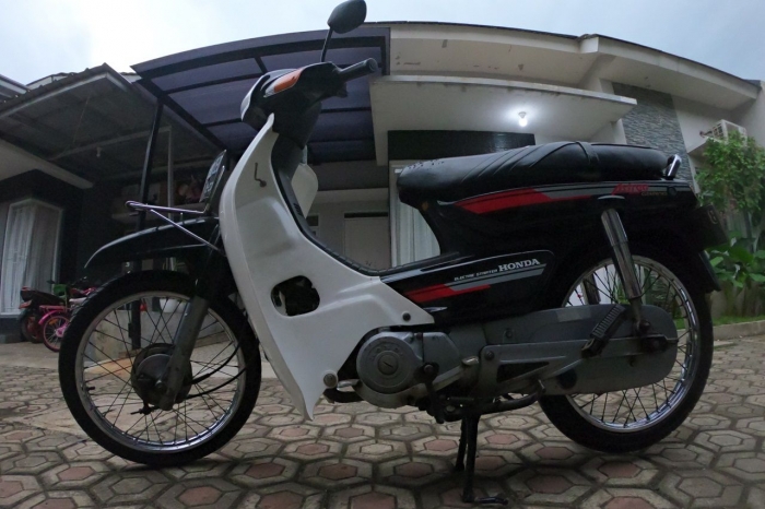 Motor jadul kesayangan yang siap menemani melakukan motovlog (foto: widikurniawan)