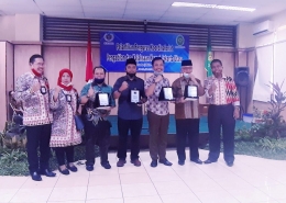 para pengurus koordinatoriat saat foto bersama ketua PWI JAYA Dan Ketua Pengadilan Negeri Jakarta Utara | Dok. pribadi