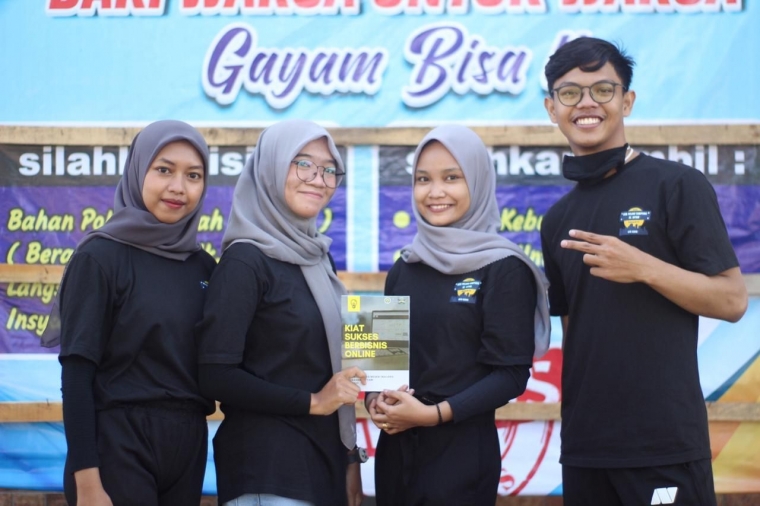 Tim penyusun buku panduan bisnis online