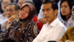 Presiden jokowi dan Walikota Surabaya, Tri Rismaharini (Sumber: timesindonesia.co.id)