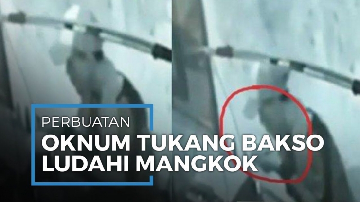 Oknum Tukang Bakso yang Meludahi Mangkok. Sumber Tribunnews Jakarta