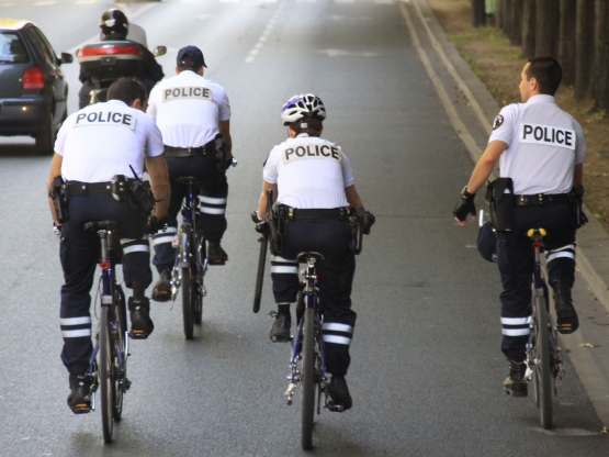 Polisi bersepeda di Paris. Sumber: Koleksi pribadi