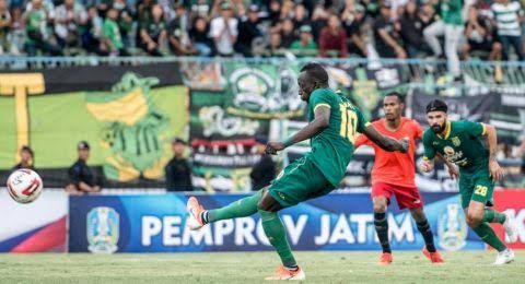 Persebaya Surabaya saat menghadapi Bhayangkara FC. (foto : dok Persebaya)