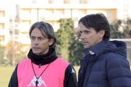 Filipo Inzaghi, Pelatih Benevonte (Kiri) dan Simone Inzaghi, pelatih Lazio (Kanan). Sumber foto: Kompas.com