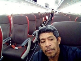 Di atas pesawat (foto Nur Terbit)