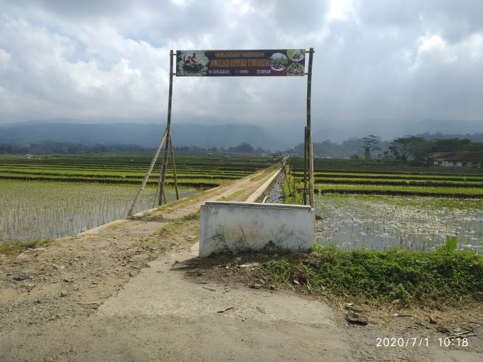 Ket.poto : jalan masuk ke area sukan river tubing | dokpri