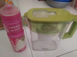 Dua alat penjernih air (water purifier) portabel. (Foto : Elvidayanty) 