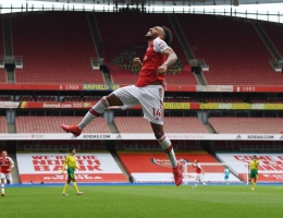 Selebrasi gol pertama Aubameyang ke gawang Tim Krul di laga Arsenal vs Norwich City (4-0) di Emirates Stadium (2/7). Gambar: Twitter.com/Arsenal