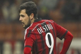 Deskripsi : Matia Destro nomor 9 AC Milan I Sumber Foto : Jawa Pos
