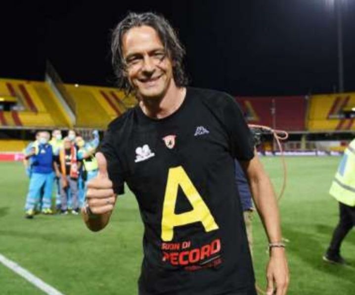 Fillipo Inzaghi membawa tim asuhannya, Benevento promosi ke Seri A. Dok: goal.com
