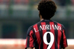 Deskripsi : Luiz Adriano nomor 9 AC Milan I Sumber Foto : Jawa Pos