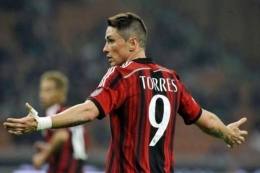 Deskripsi : Fernando Torres nomor 9 AC Milan I Sumber Foto : Jawa Pos